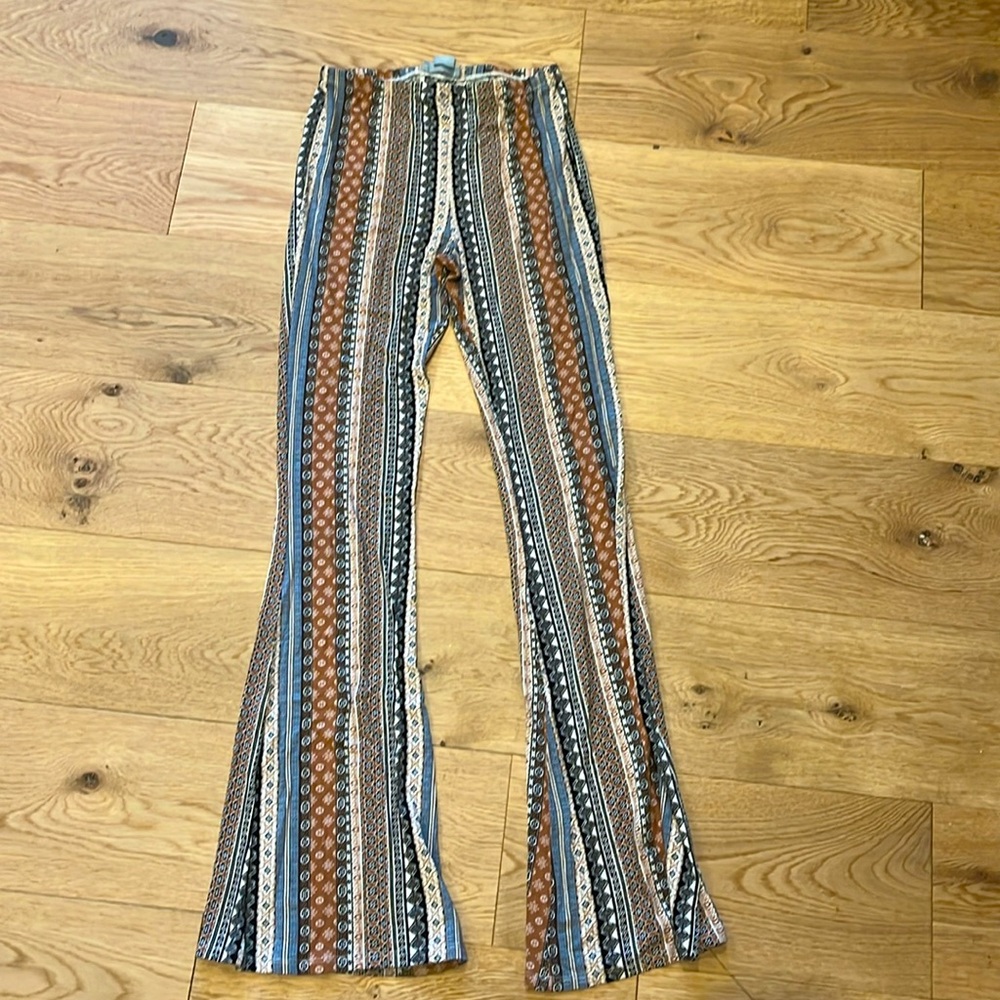 sky and sparrow printed flared pants.